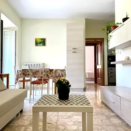 Piazza E Onde Apartment *